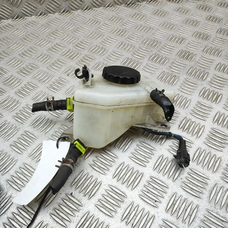 Brake fluid reservoir 4722050220