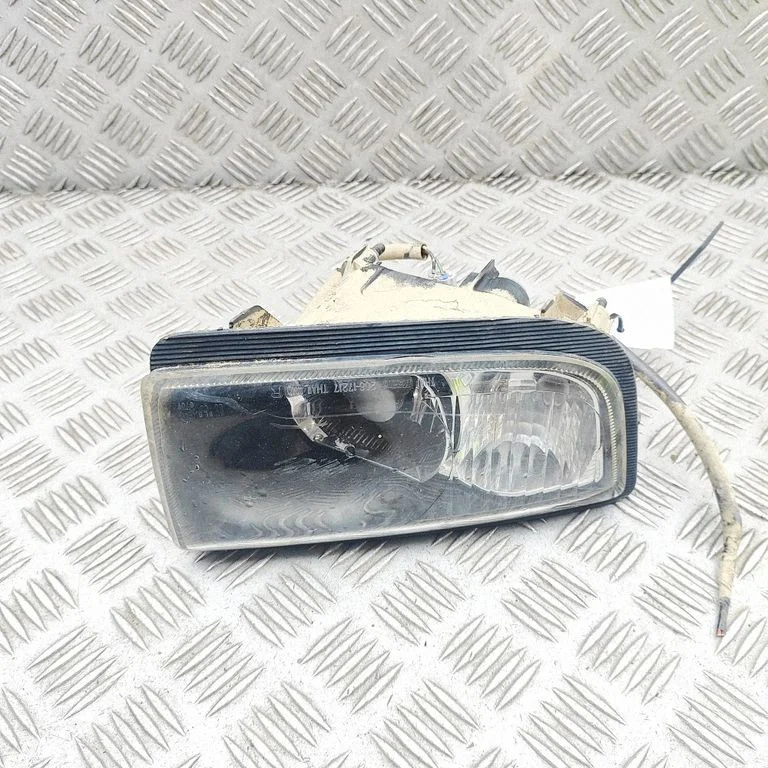 Priekšējais miglas lukturis 8981504242