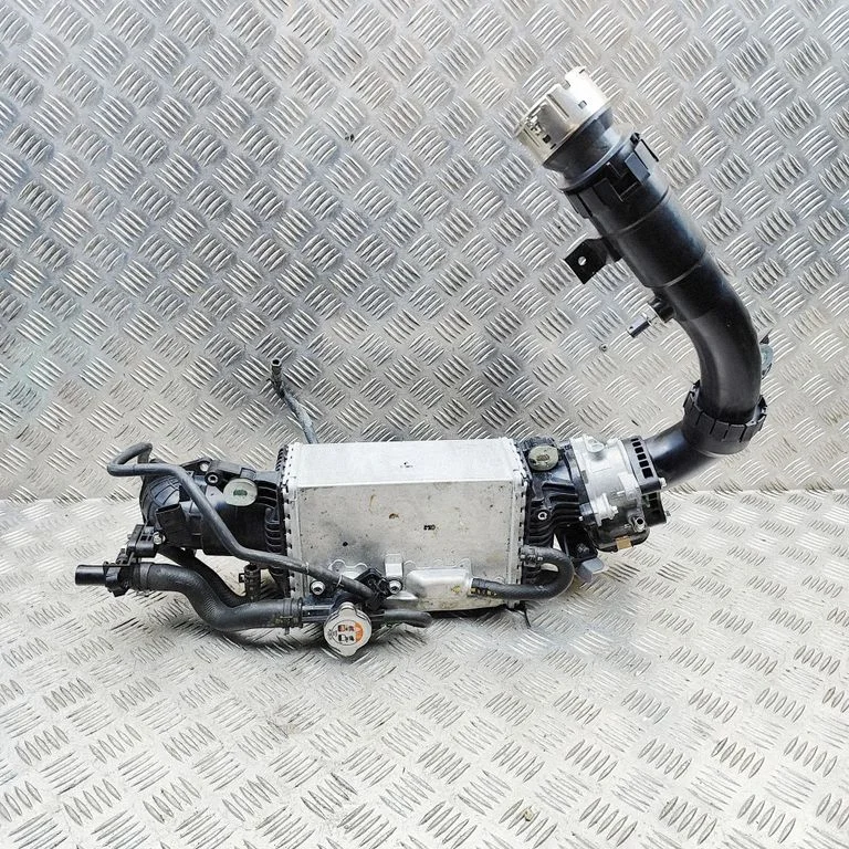 Vahejahuti radiaator T30113550A