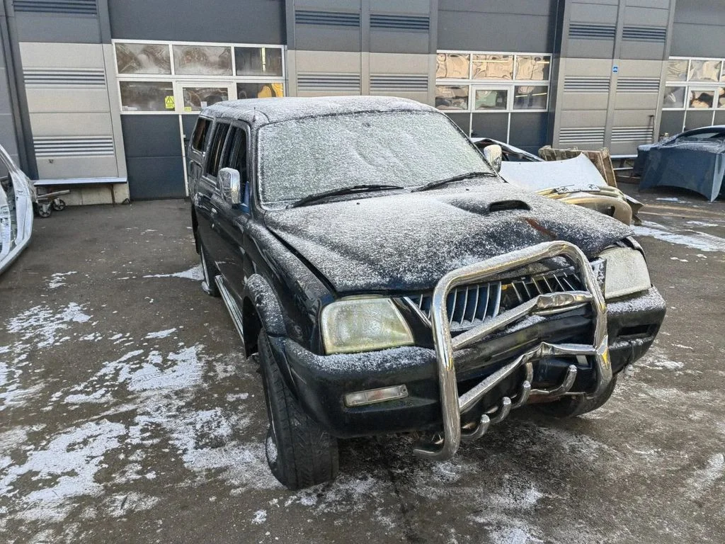Mitsubishi L200, L300, L400 Space Gear