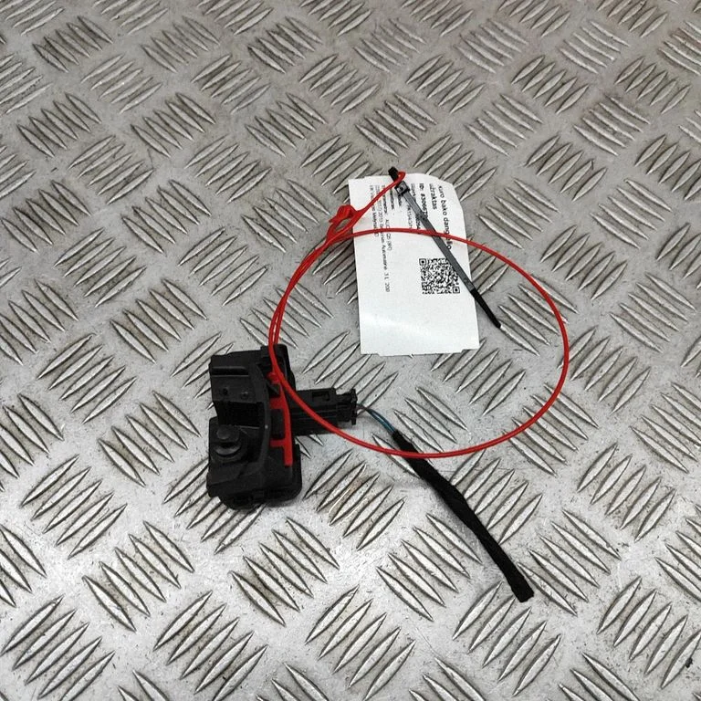 Kütusepaagi korgi lukk 8K0862153H