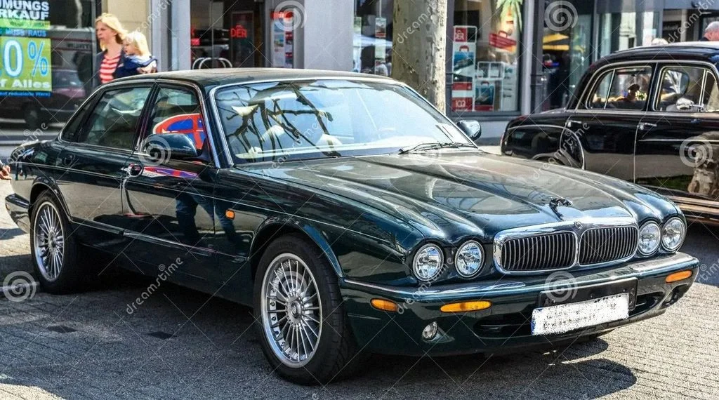 Jaguar XJ