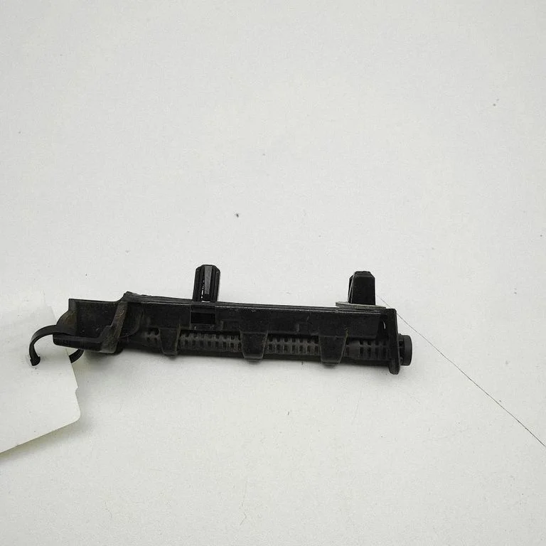 Rear bumper mounting bracket 4G9807890B