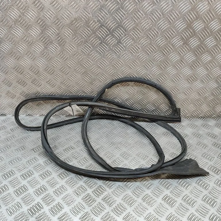 Esiukse tihend (kere pool) 4L0837912