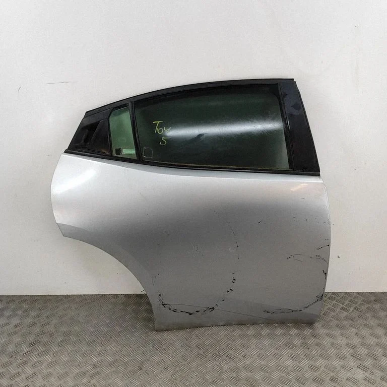 Aizmugurējās durvis 6700347170