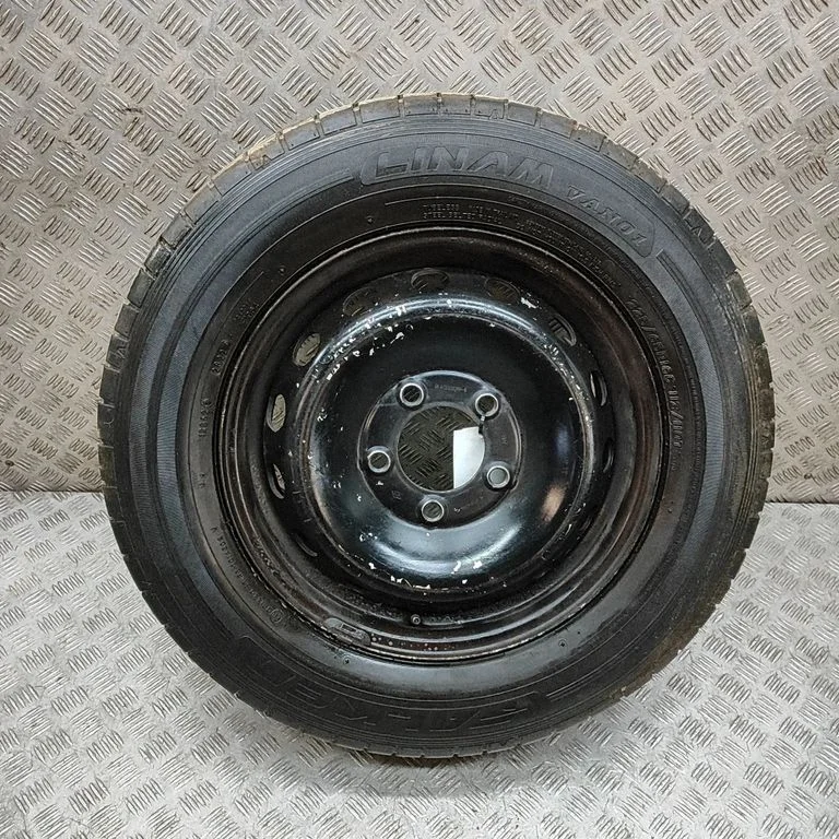 R16 plieninis štampuotas ratlankis (-iai)