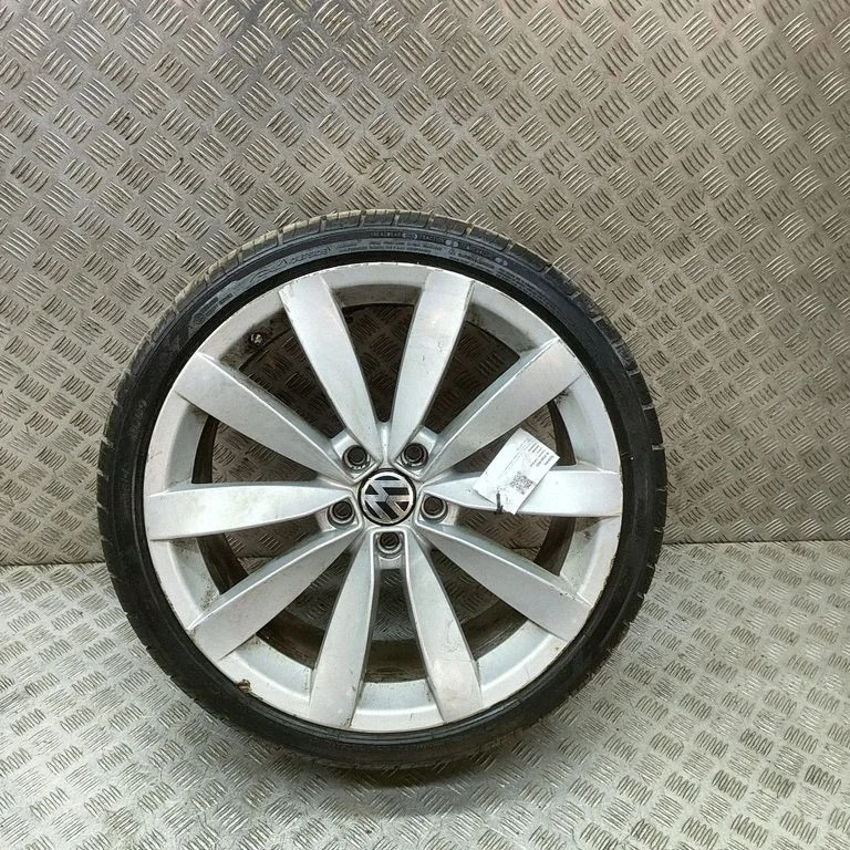 R19 vieglmetāla disks (-i) 1K8601025S
