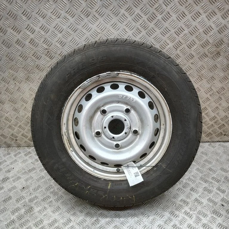 R16 rezerves ritenis – Ford E-Transit (2020-)