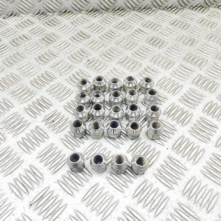 Skrūves/uzgriežņi 8981019830