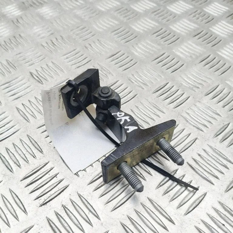 Priekšējā augšējā eņģe HW177C1