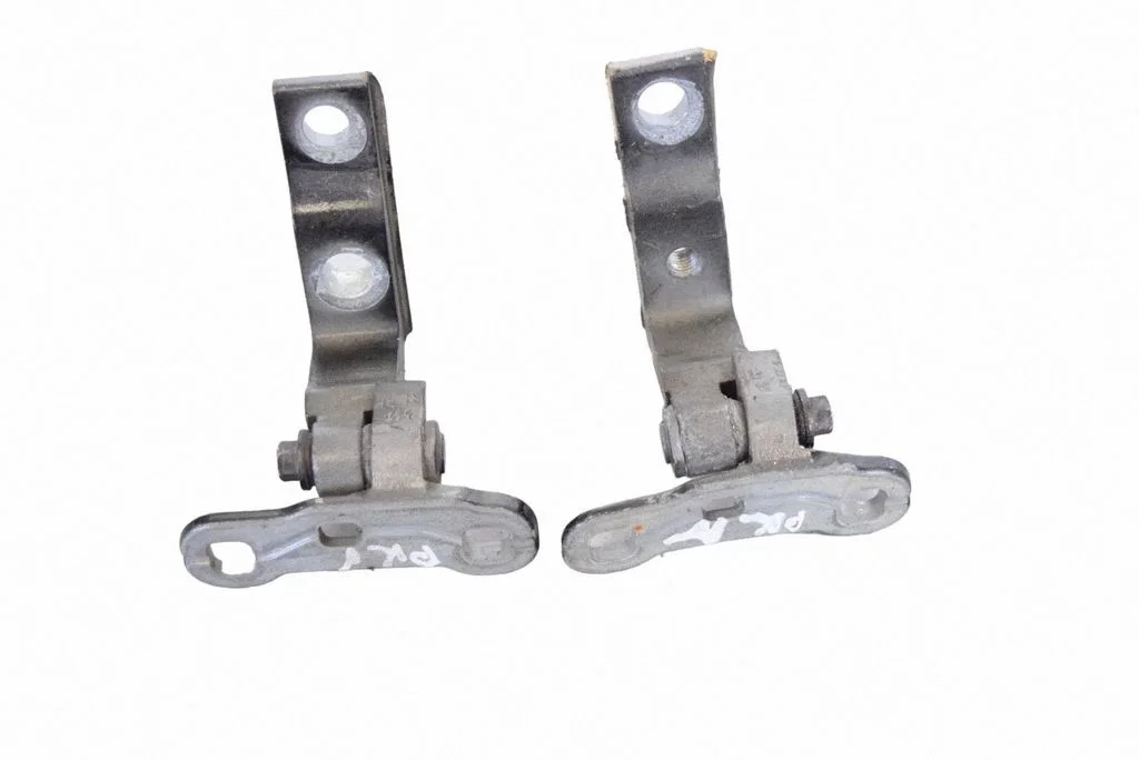 Front door upper hinge 31457071