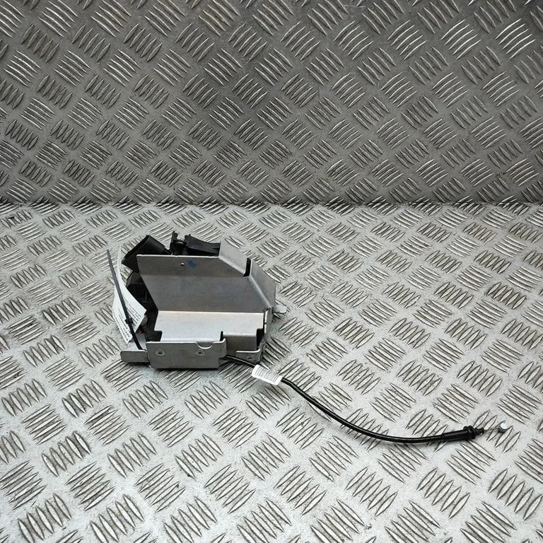Coupe door lock (next to the handle) BK31V219A65AK
