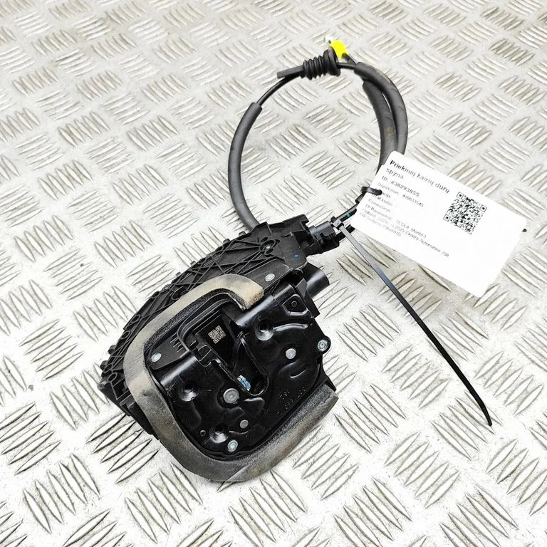 Coupe door lock (next to the handle) 173894601F