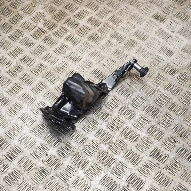 Sliding door lower roller guide/hinge – Renault Master III (2010-2024)