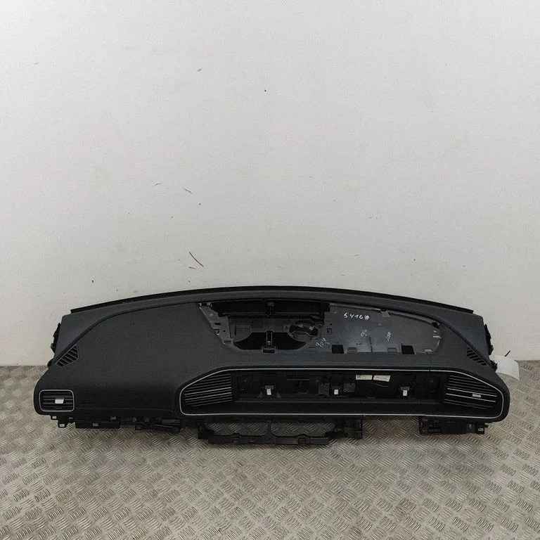 Dashboard A1676800101