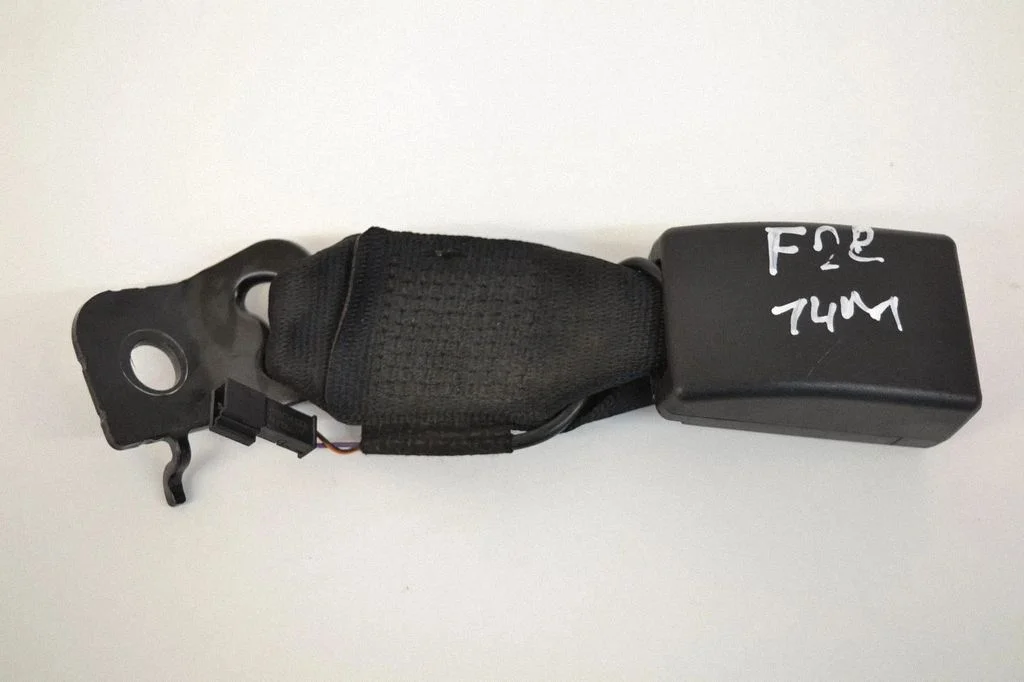 Tagumise turvavöö pannal 7266352 – BMW 2-seeria F22 F23 (2013-2017)