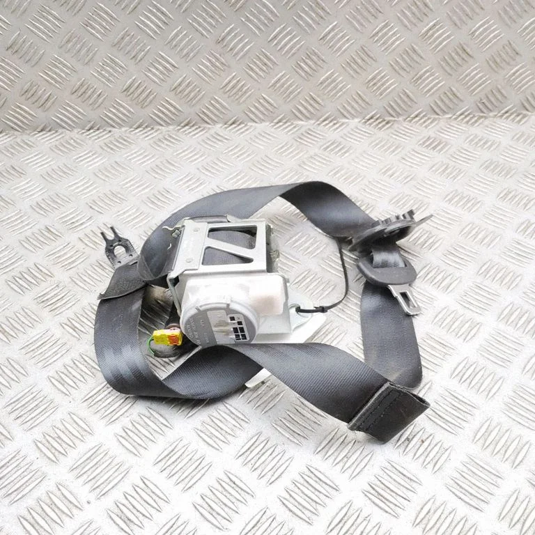 Tagumine turvavöö 1T3857806E