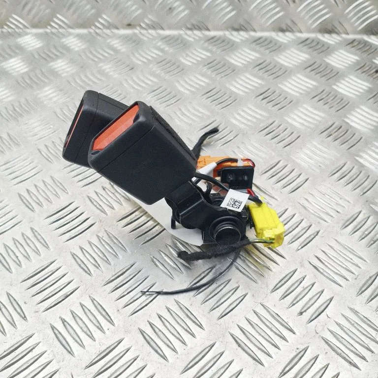Vidējās drošības jostas sprādze (aizmugurē) 660822400B