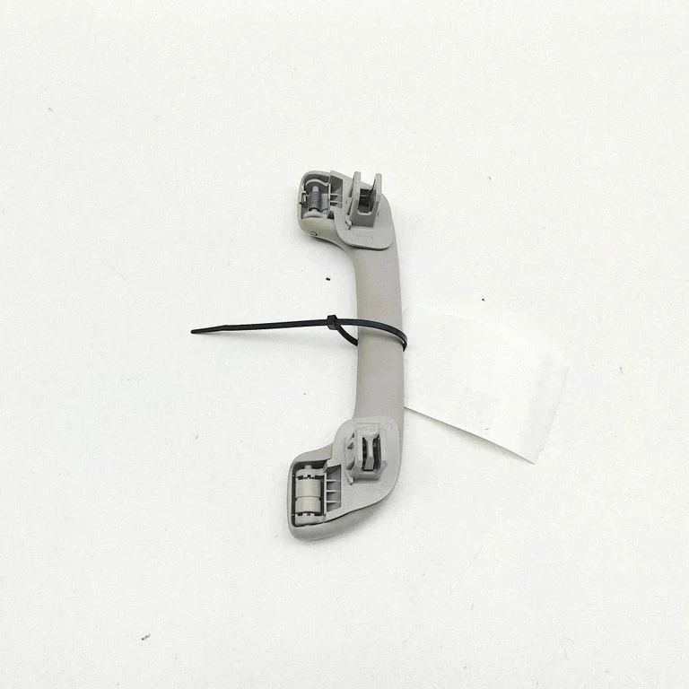 Rear interior roof grab handle 739407170R
