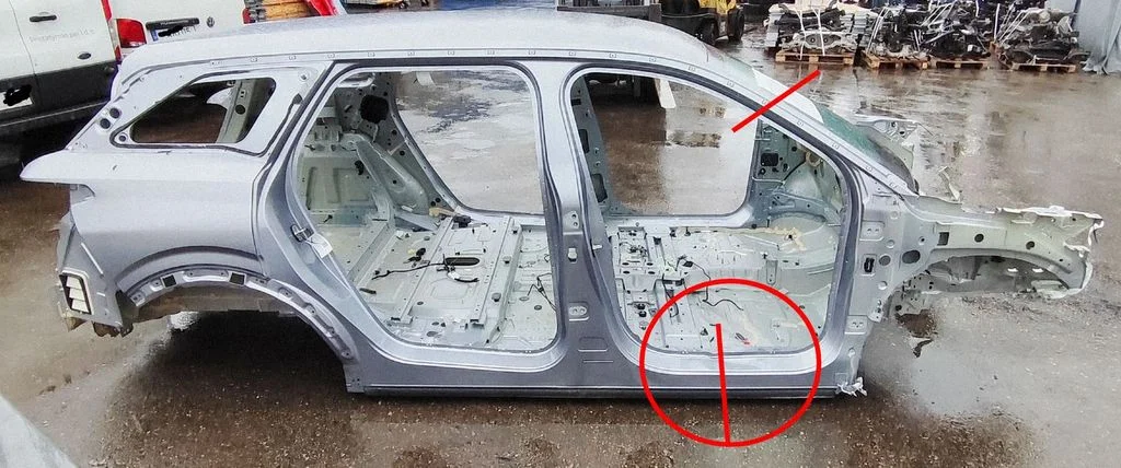 Front quarter panel – right