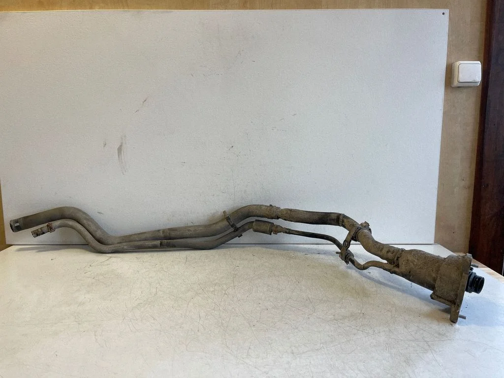 AdBlue skysčio užpylimo vamzdis