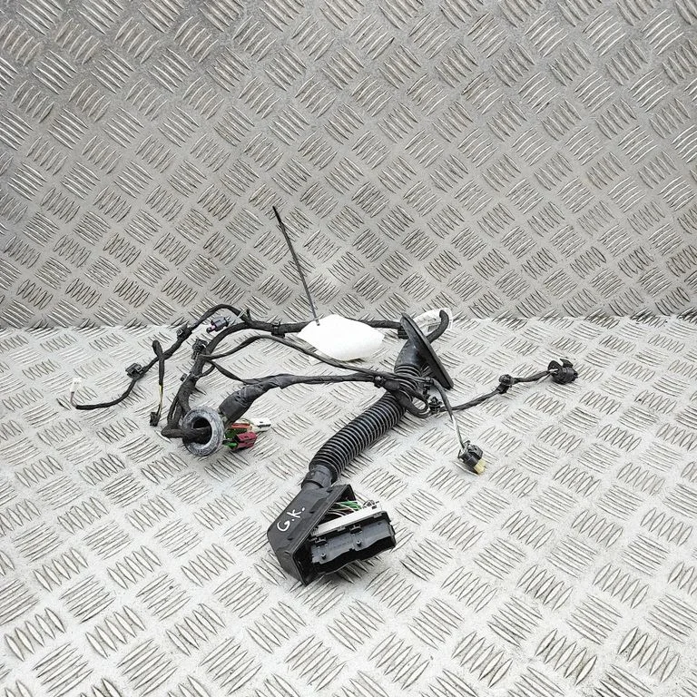 Aizmugurējo durvju vadu instalācija – Mercedes-Benz EQS V297 (2021-)