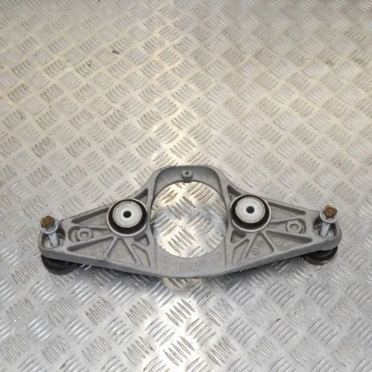 Rear differential/diff mount bracket 2284474