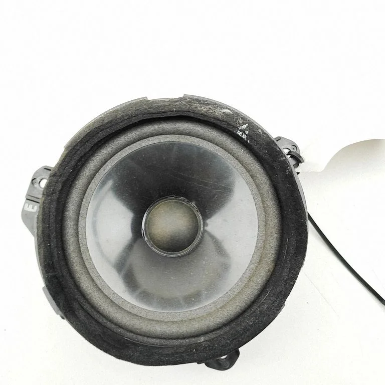 Skaļrunis (-ņi) priekšējās durvīs 86301AJ000