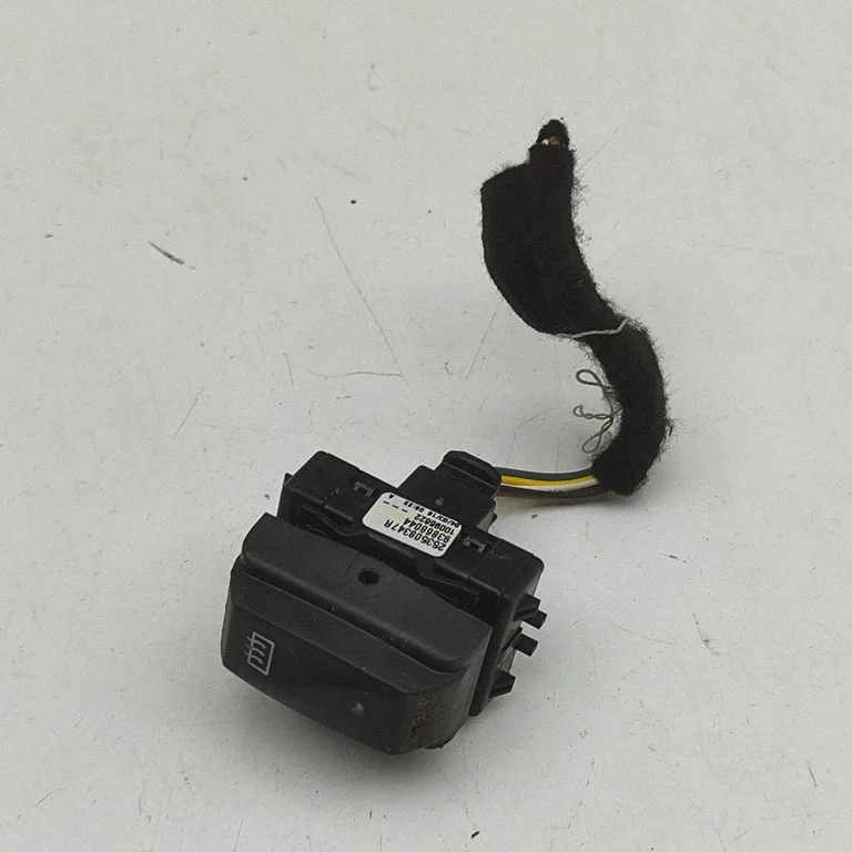 Przełącznik ogrzewania szyby 253508347R – Fiat Talento (2016-)