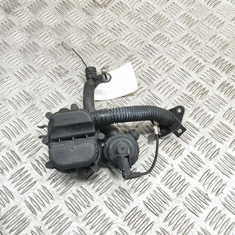 Vakuuma gaisa tvertne 9W839P437AD