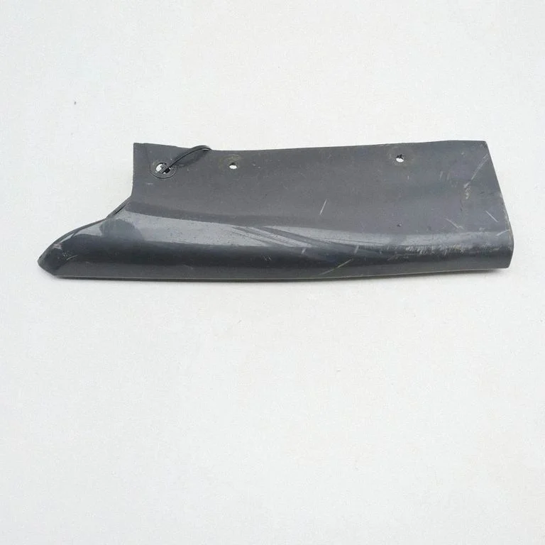 Rear bumper trim bar molding 8092131