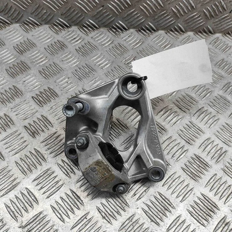 Stabilisaatori puksi klamber (tagumine) – Porsche 911 992 (2019-)