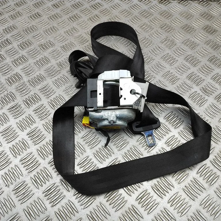 Third row seat belt 4M0857738A