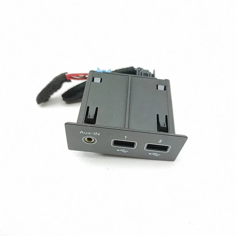 AUX in-socket connector 280231553R