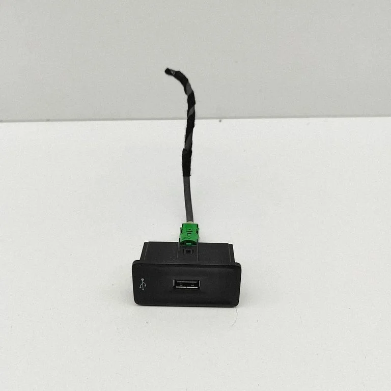 Gniazdo USB 5F0035222