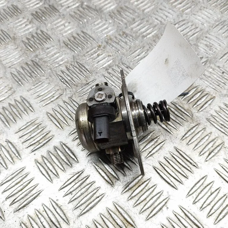Mechanical fuel pump 7642466