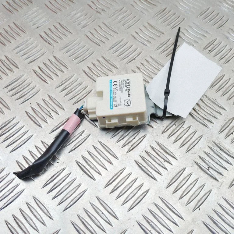 Bezatslēgas sistēmas KESSY (keyless) vadības bloks/modulis X1T65272B