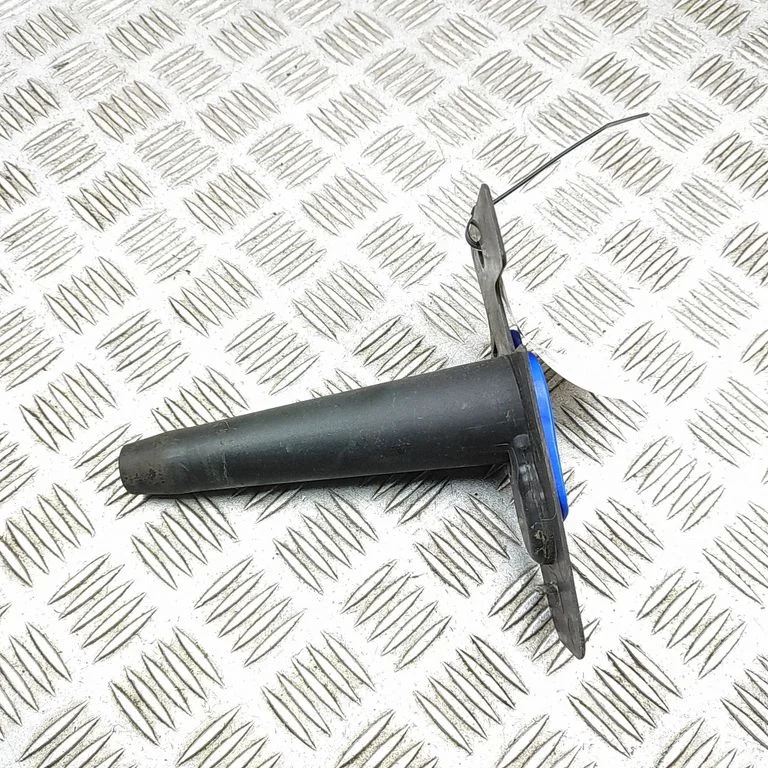 Klaasipesuvedeliku paagi täitetoru 6W8317C615AC
