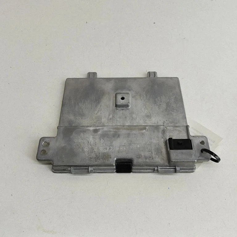 Wireless charging module – Tesla Model Y (2020-)