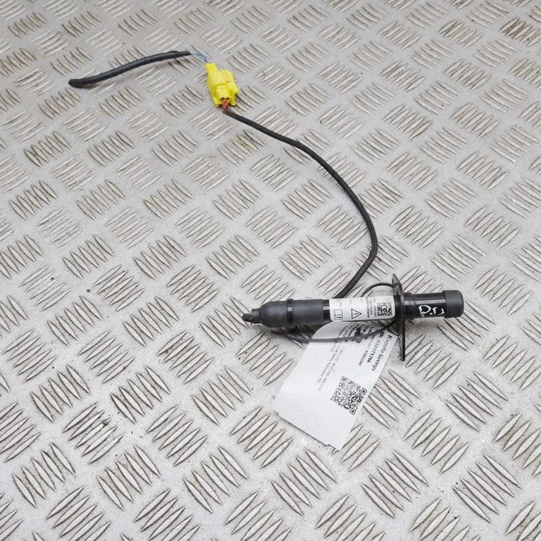 Motora pārsega gājēju drošības spilvena aktuators LJ8B16E600AD