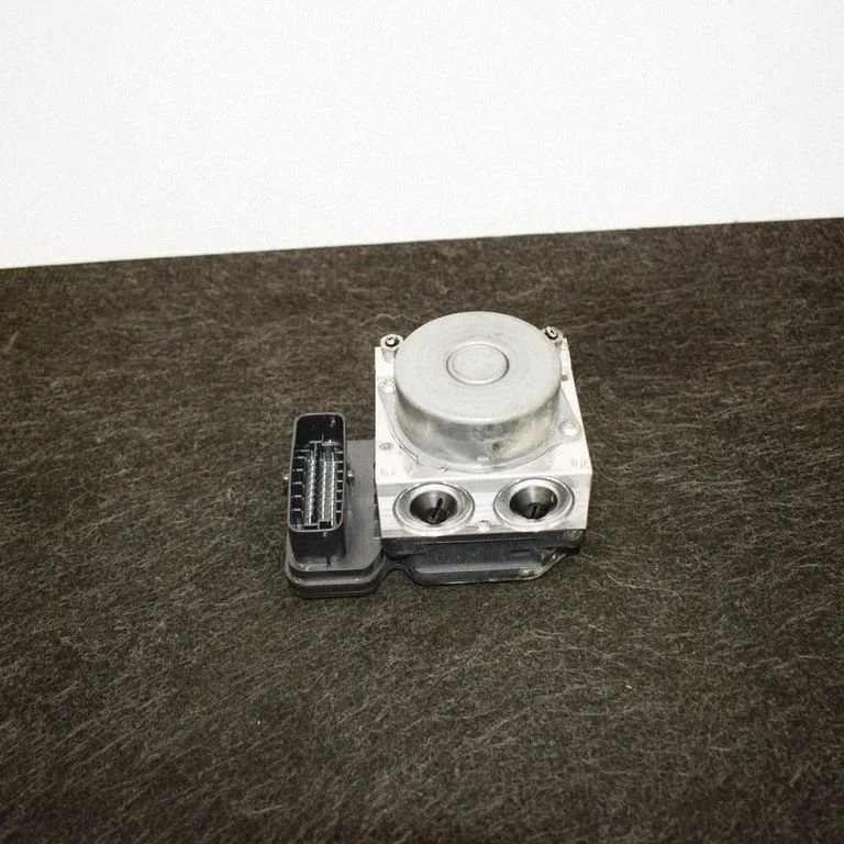ABS-plokk – Toyota Prius (XW50) (2015-2023)