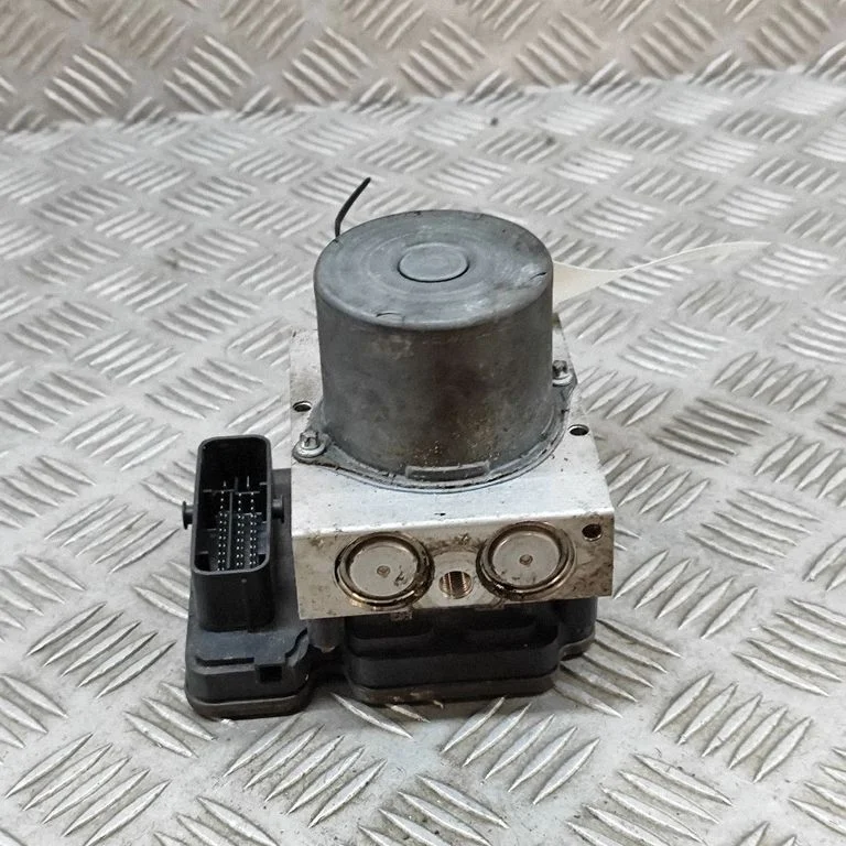 ABS block – Mercedes-Benz E-Class W212 (2009-2016)