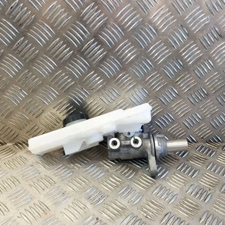 Master brake cylinder 0204842316