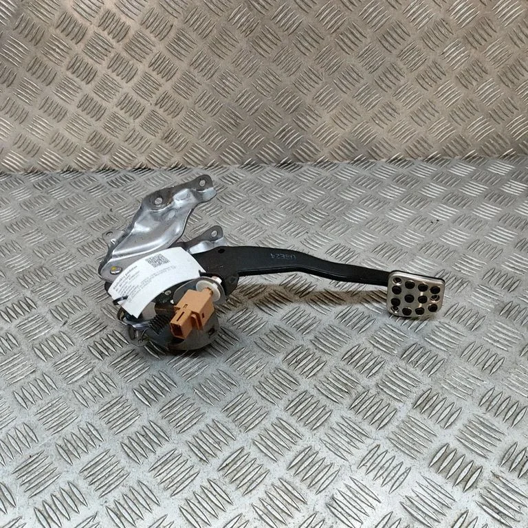 Brake pedal – Honda Civic X (2016-2021)