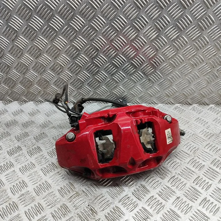 Esimene pidurisadul 4M0615107BT – Audi RS Q8 (2019-)