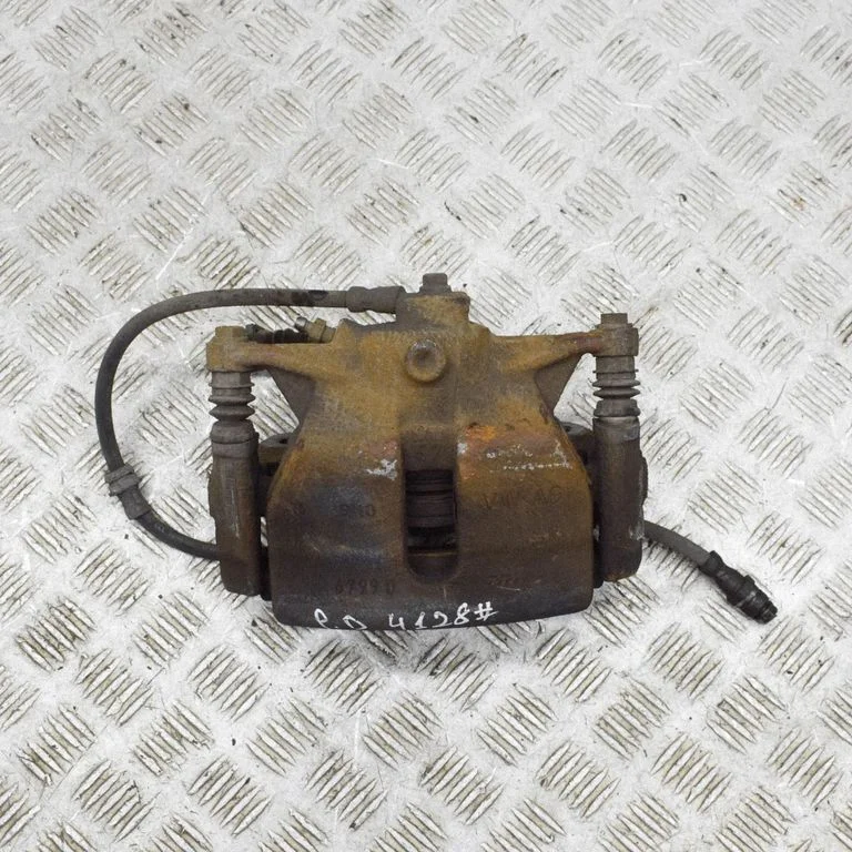 Priekšējais bremžu suports 8V0615124A