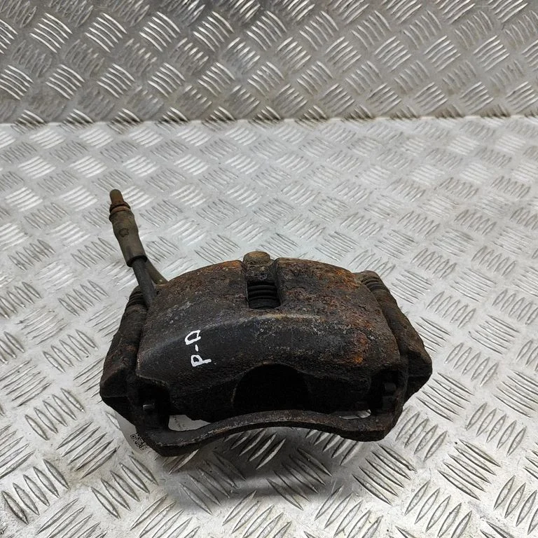Priekšējais bremžu suports 8V0615124
