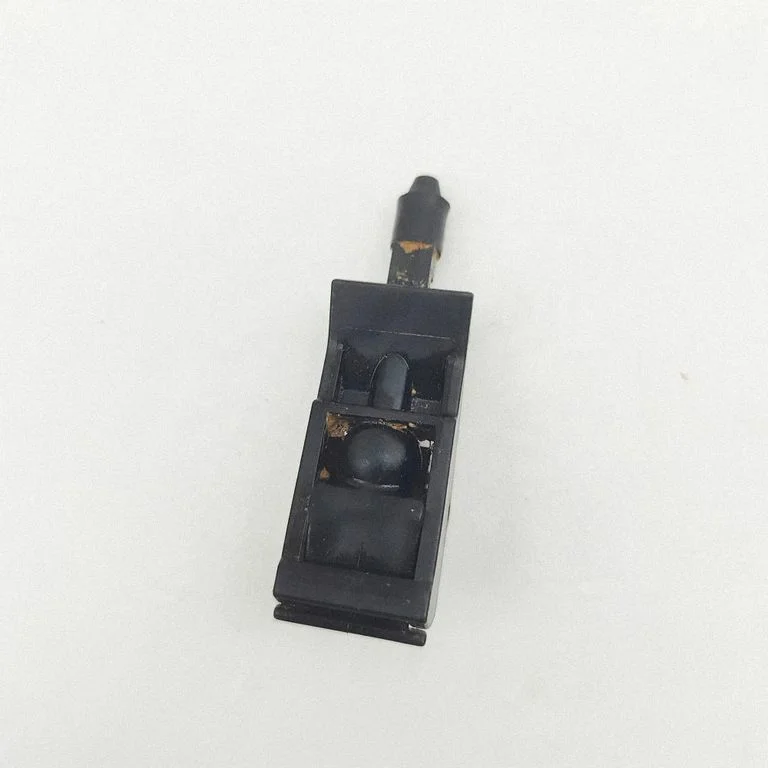Dysze spryskiwacza szyby przedniej SA3F5207250A