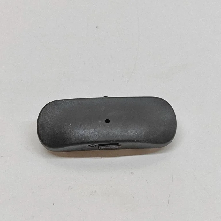 Priekšējā stikla logu šķidruma sprausla(-s) 8W0955987A
