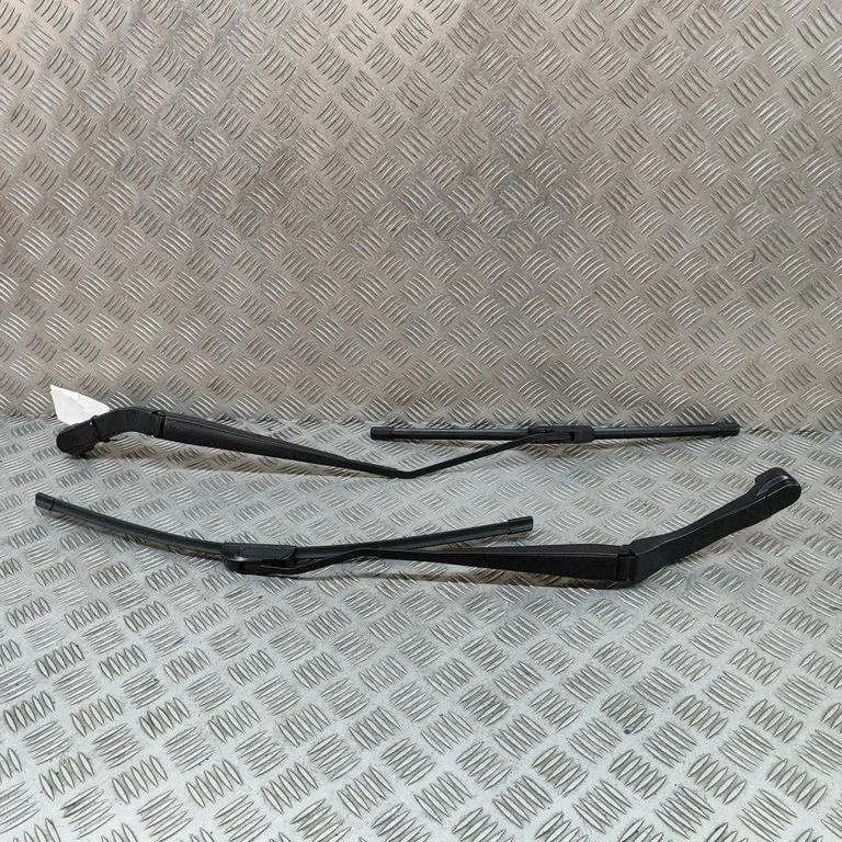 Priekšējā stikla tīrītājs FK7217526BA